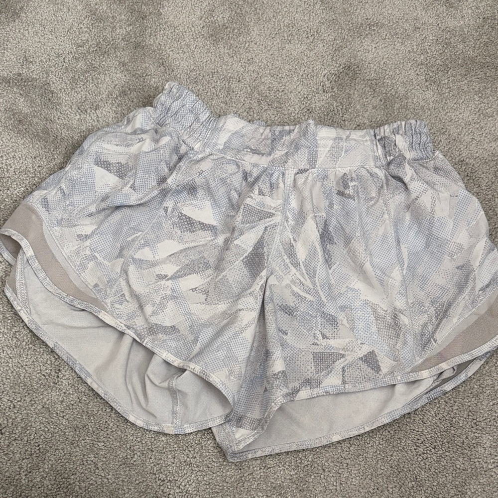 lululemon shorts size 4
